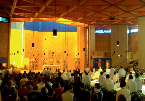 Gebet in der Versöhnungskirche 2